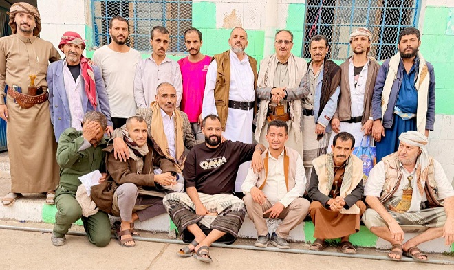 مبادرة مجتمعية تفرج عن أكثر من 30 سجينًا معسرًا في إب