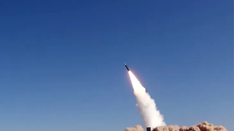 باحث يمني: ثلاثة سيناريوهات محتملة لتحرك الحوثيين عسكريًا حال تصاعد الصراع وتوسّع بنك الأهداف