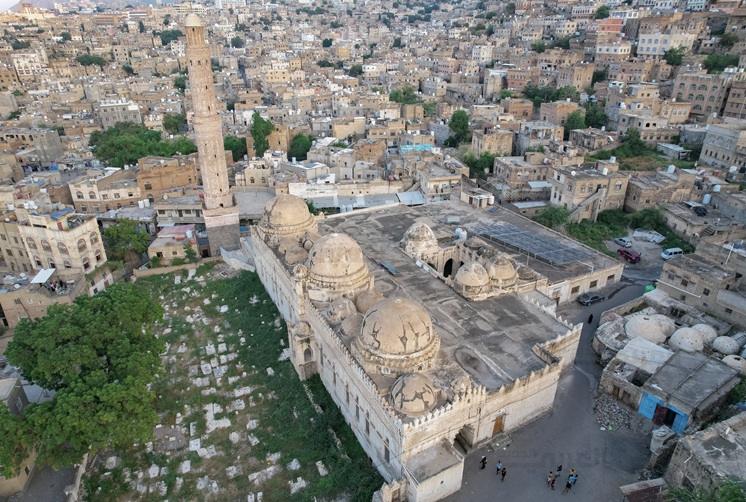 اليونسكو تعتمد قرارا بشأن جامع المظفر التاريخي في تعز