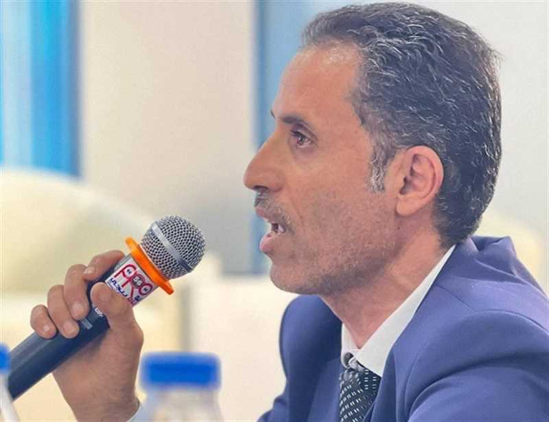 الحوثيون يواصلون محاكمة ناشط حقوقي في إب بسبب انتقاده فساد مسؤول بالمليشيا