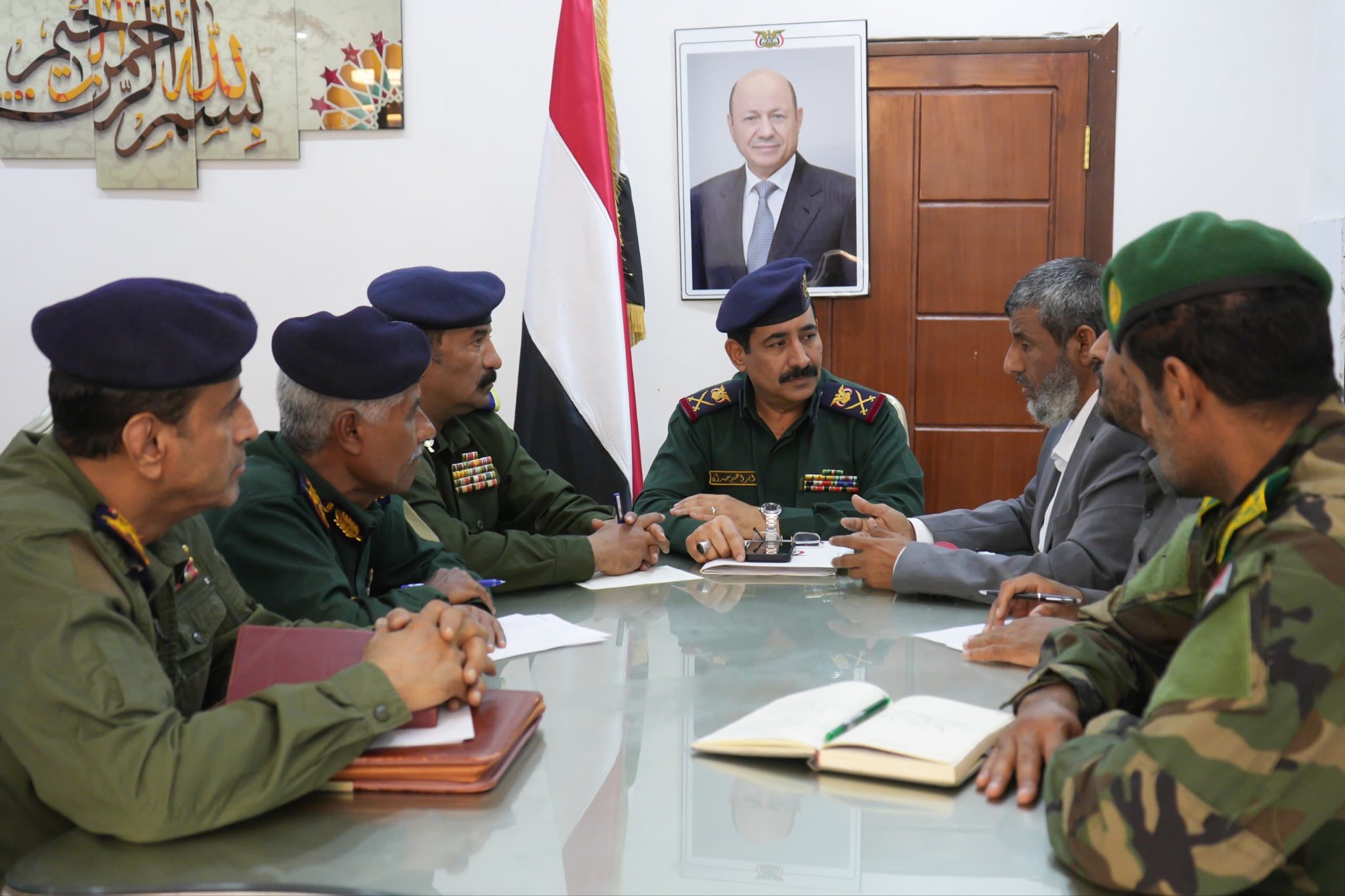 جلال الربيعي يثير غضبا واسعا بعد ظهوره بعلم الانفصال في اجتماع رسمي