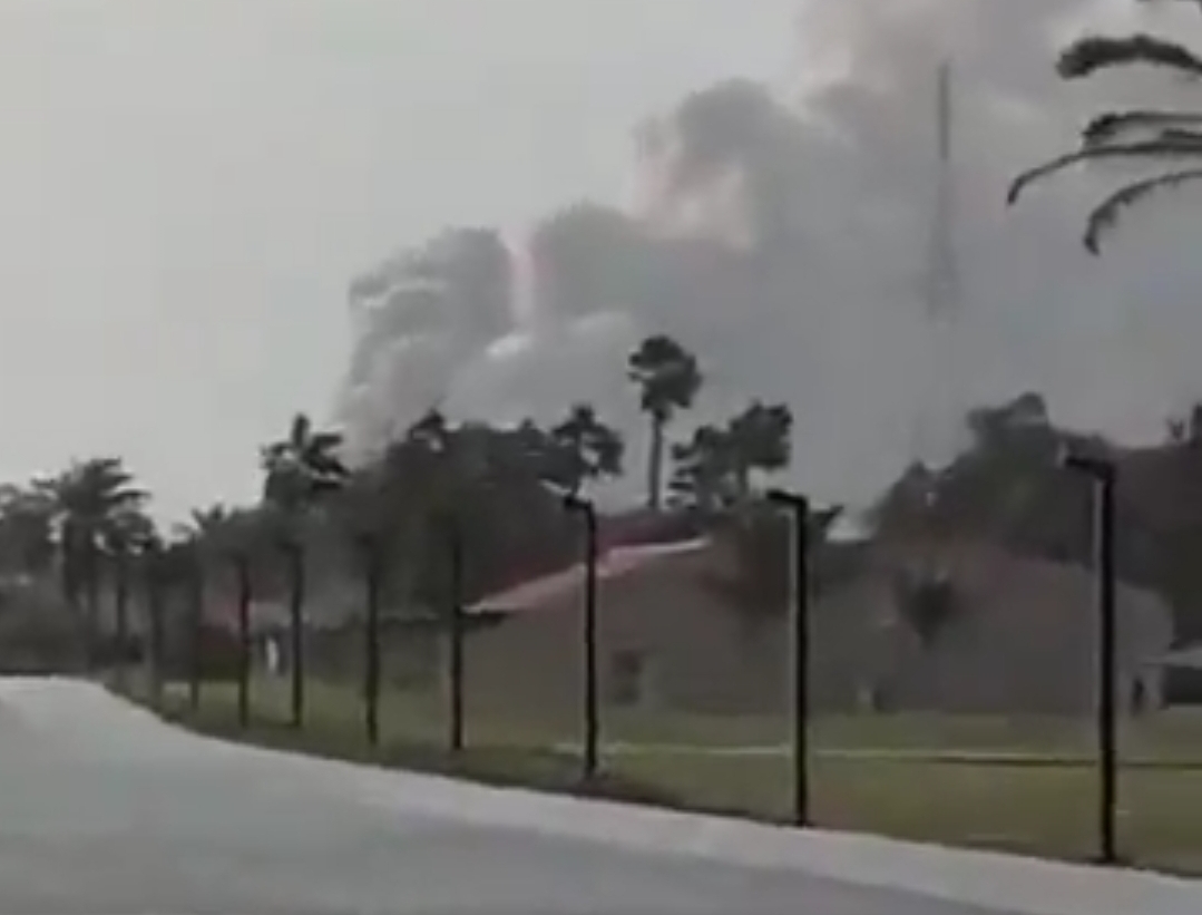 المتحدث باسم وزارة الدفاع السعودية: حريق محدود بمصفاة تنور بشظايا اعتراض طائرتين مسيرتين - (فيديو)