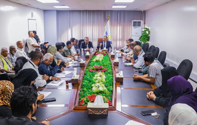 وزير النقل اليمني: إجراءات التحقق والتحري في مطار عدن الدولي تتم وفق أنظمة وقوانين الطيران الدولي 