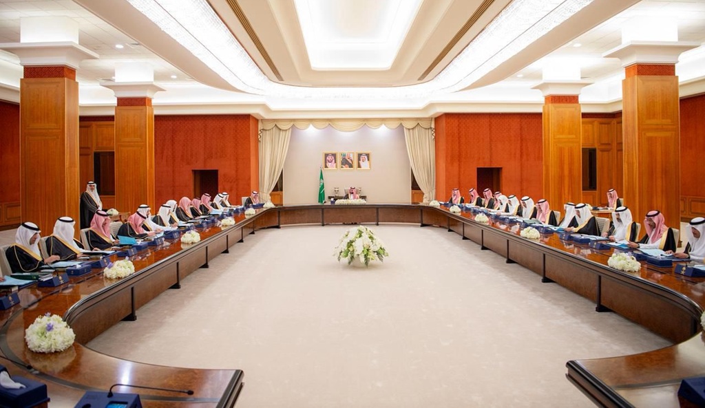 السعودية تقرّ ميزانية 2026 بإجمالي نفقات تتجاوز 349 مليار دولار وعجز يُقدّر بـ 44 مليار دولار