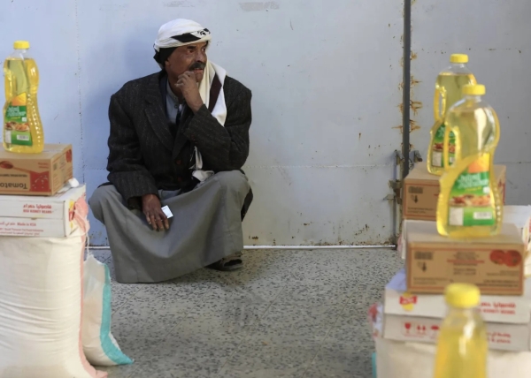 الحوثيون يعيدون تشكيل البيئة الاقتصادية عبر شبكات تجارية موالية وإجراءات تحدّ من الاستيراد