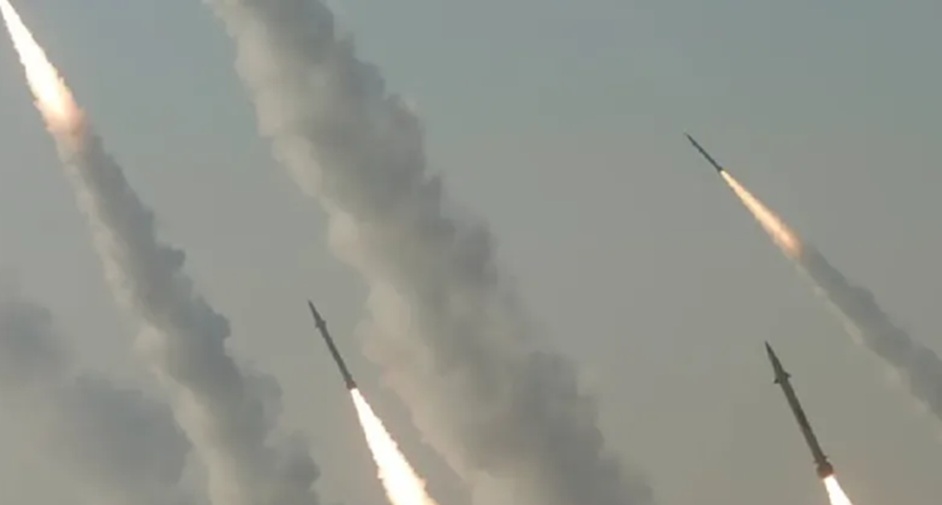 الحكومة اليمنية تطالب بموقف عربي موحد لردع الاعتداءات الإيرانية