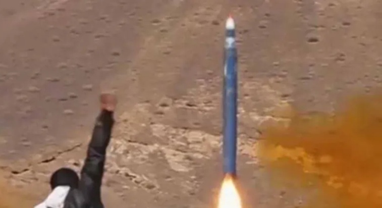 وكالة دولية تكشف خيارات الحوثيين وسبب تأخرهم في الرد على مقتل خامنئي