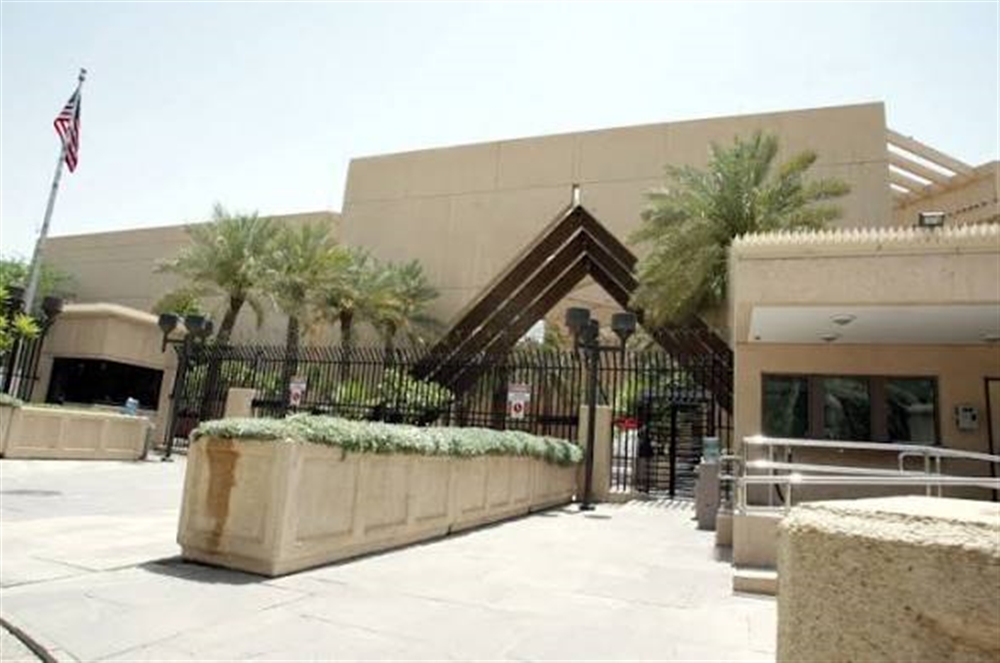 السعودية تدين الهجوم الإيراني على سفارة أمريكا بالرياض وتؤكد حقها في الرد