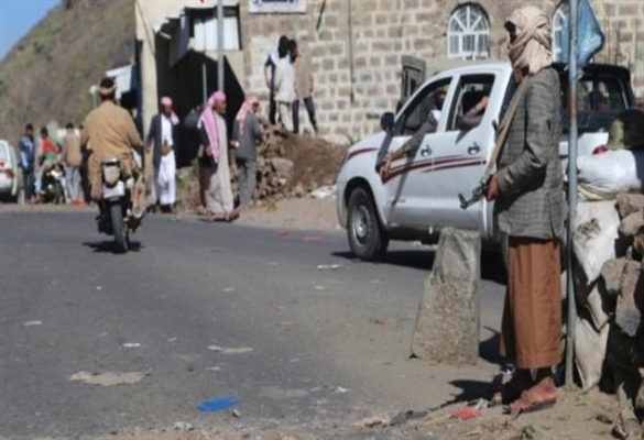  مليشيا الحوثي تعزز انتشارها العسكري في السياني والسبرة بإب