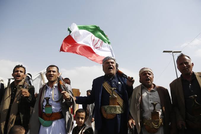 مع تصاعد الحرب على إيران وانخراط حزب الله.. هل ينضم الحوثيون إلى المواجهة؟