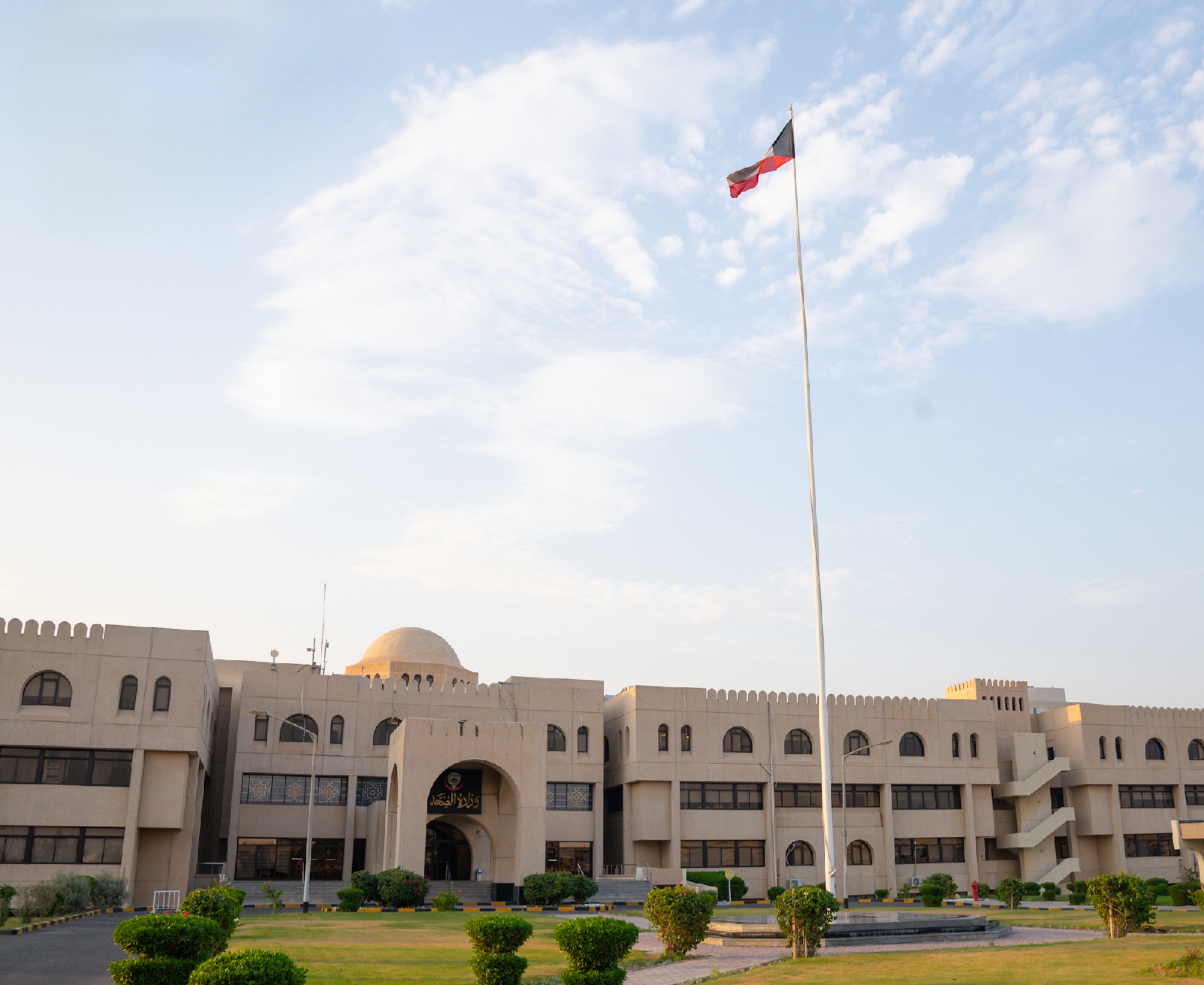 وفاة طفلة واصابة اخرين بشظايا صواريخ وطيران مسير في الكويت