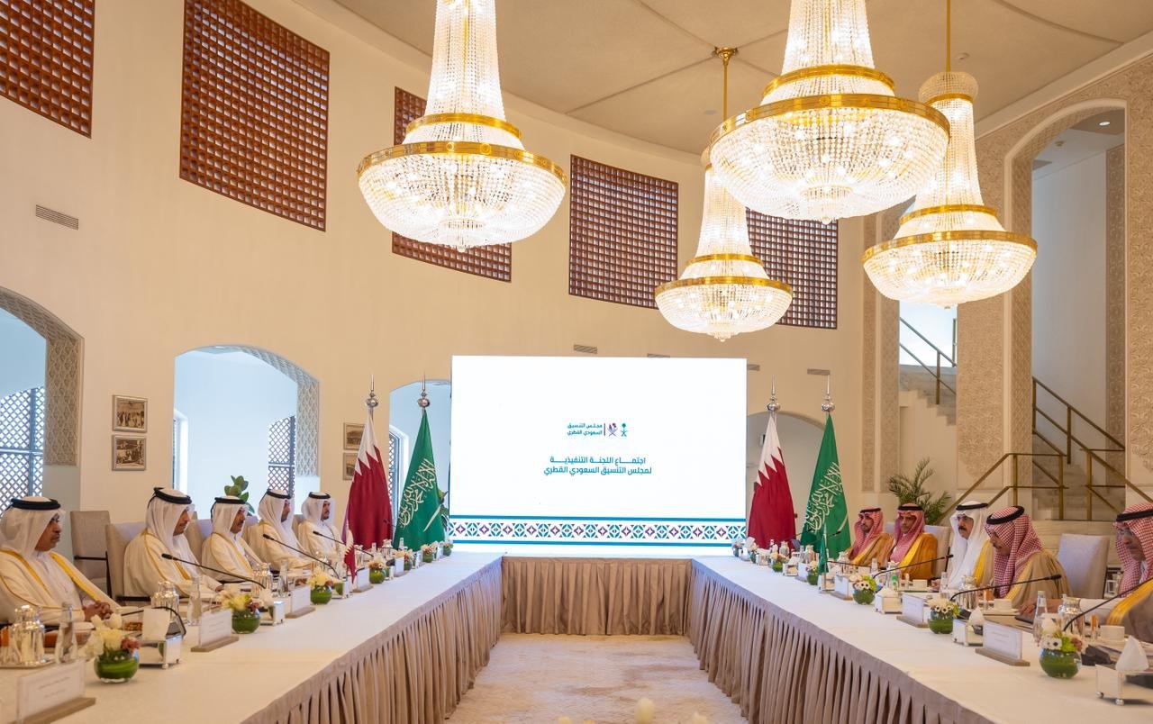 وزيرا خارجية السعودية وقطر يبحثان تعزيز التعاون ويوقعان محضر اجتماع اللجنة التنفيذية لمجلس التنسيق