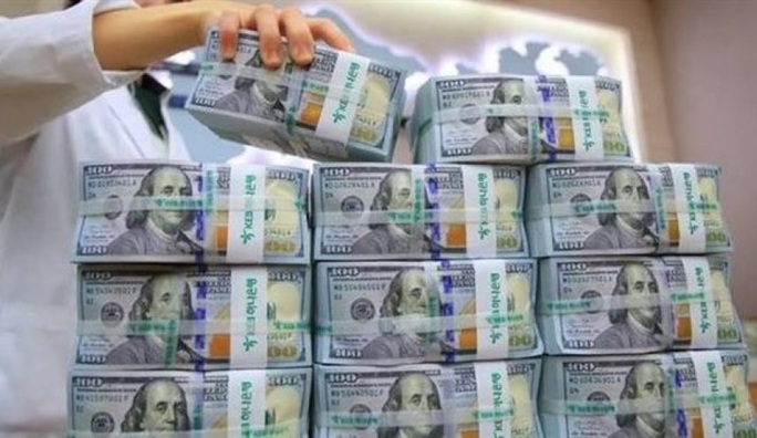 وزير يمني: تقديم 1.665 مليار دولار تمويلات استيراد خلال 4 أشهر دون المساس باحتياطي البنك المركزي