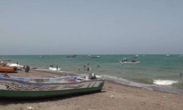 الحملة الأمنية في باب المندب تضبط قاربًا محمّلًا بكمية كبيرة من المخدرات وتقبض على المهربين