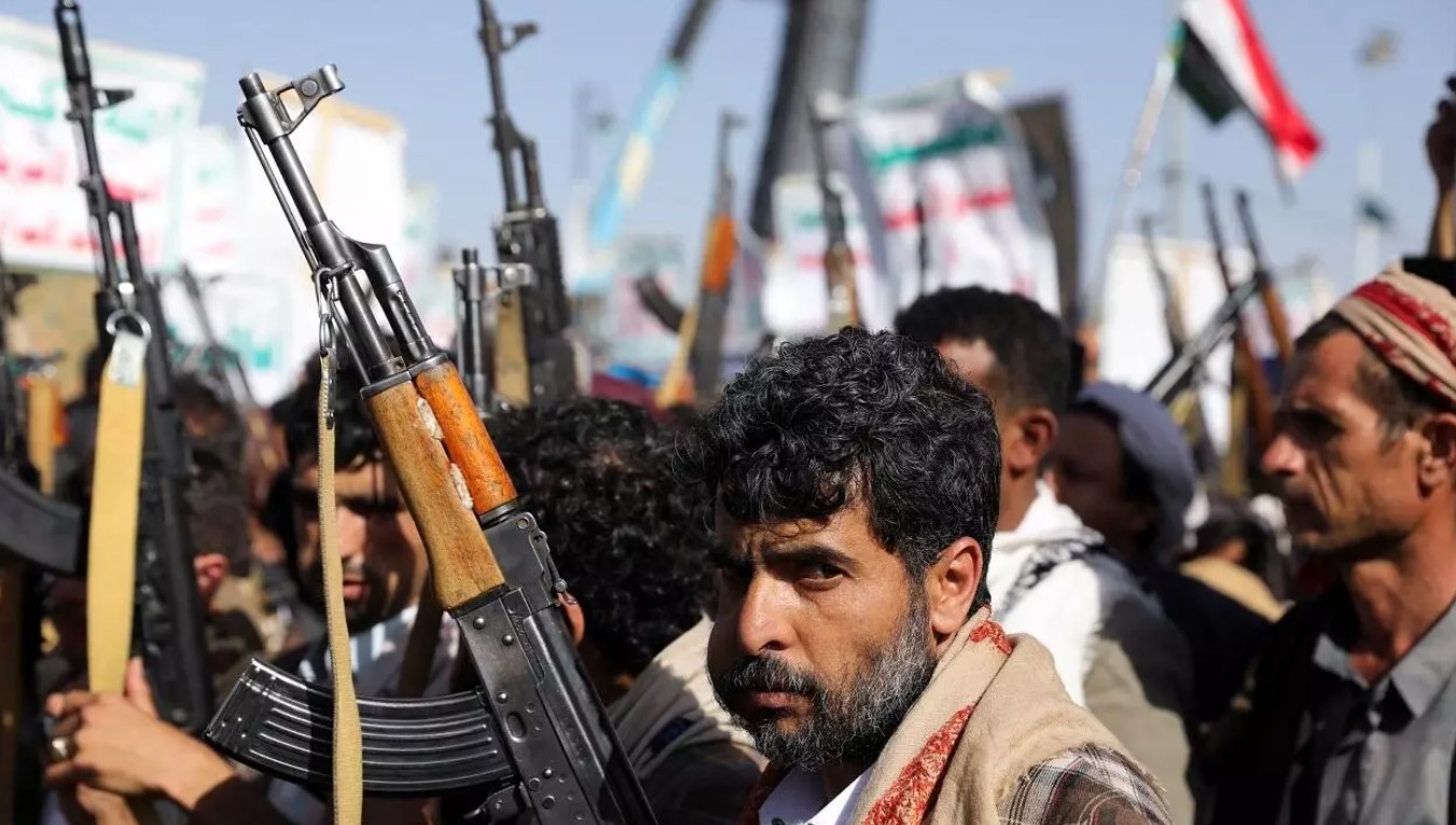 لماذا يتريث الحوثيون في اليمن في الانخراط في حرب إيران... حتى اللحظة؟