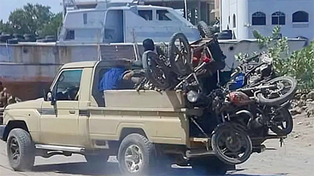 قوات الامن الوطني تكشف حقيقة توزيع دراجات نارية من احد معكسراتها في عدن