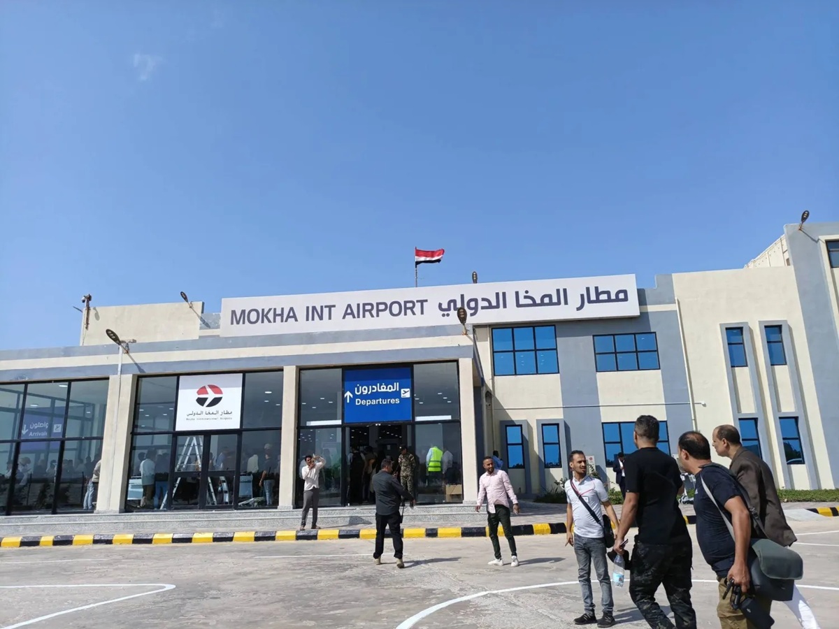 اليمنية تعلن استئناف الرحلات الجوية إلى مطار المخا الأسبوع المقبل وتكشف عن ترتيبات جديدة 