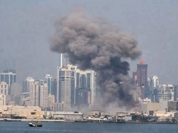 فورين بوليسي": القواعد الأمريكية في الخليج تحولت من مظلة أمن إلى مصدر خطر مع تصاعد الصراع مع إيران