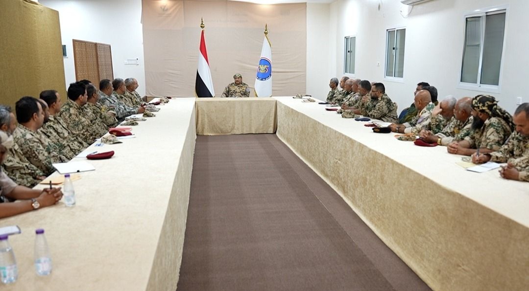 طارق صالح: المقاومة الوطنية تُعيد ترتيب خططها القتالية وتستعد لمعركة حاسمة ضد الحوثيين