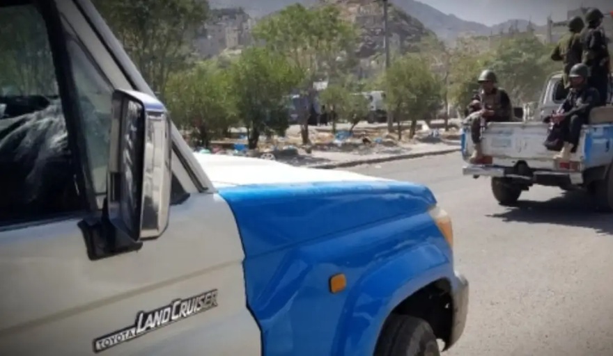 المهرة.. ضبط مركبة محمّلة بذخائر سلاح ثقيل منهوبة من أحد المعسكرات