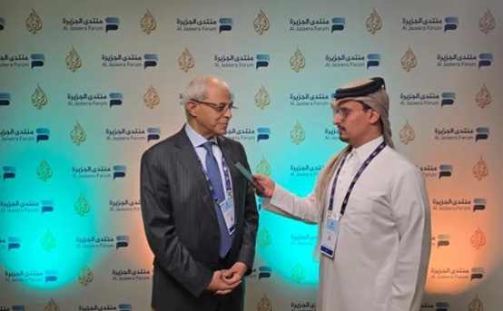 بشفافية ودون مواربة... نائب وزير الخارجية يكشف عقبات عودة الحكومة إلى عدن ومعركة صنعاء وحقيقة الانسحاب الإماراتي