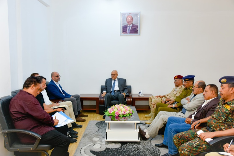 محافظ تعز يناقش مع مسؤولين أمميين الأوضاع الأمنية والإنسانية في المحافظة