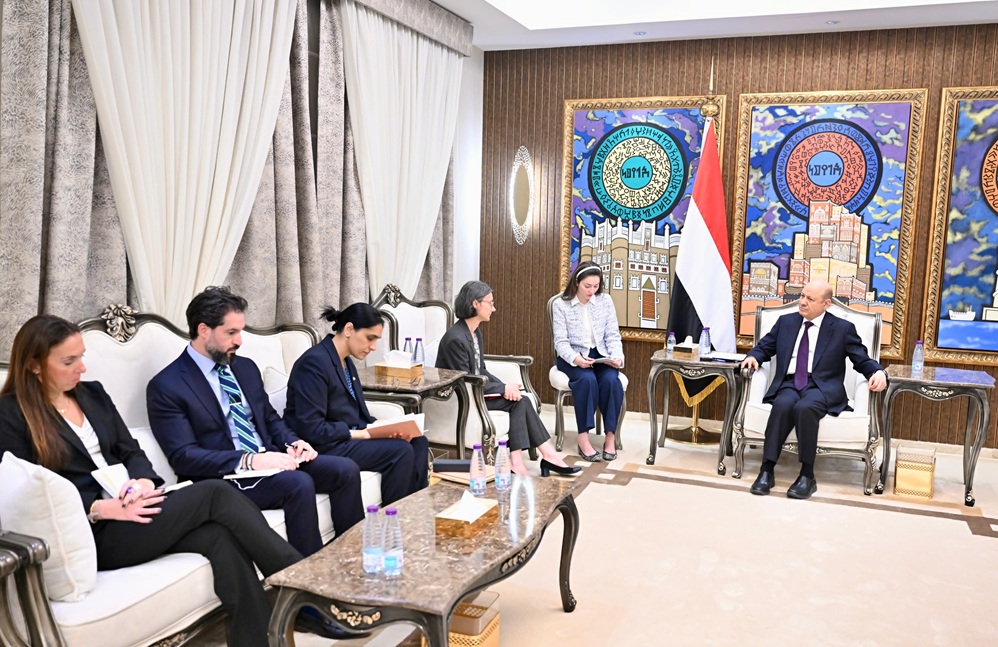 الرئيس العليمي يغادر صمته ويعلق لأول مرة عن أحداث حضرموت: نرفض مطلقًا أي إجراءات أحادية تقوّض المركز القانوني للدولة