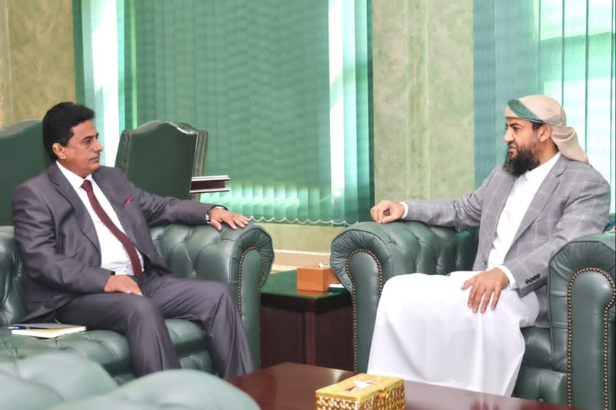 المحرّمي يبحث مع أمين عام مجلس الوزراء سُبل تعزيز التنسيق الحكومي وتسريع وتيرة الإصلاحات