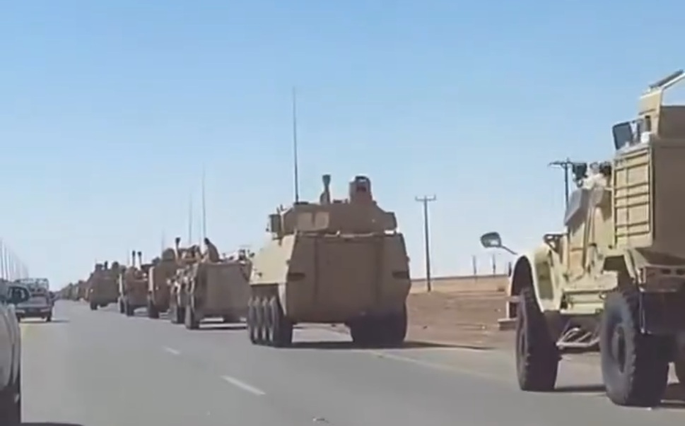 آليات وعتاد عسكري ضخم قادم من السعودية إلى حضرموت - [فيديو]