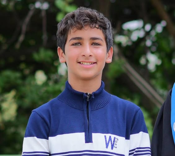 القصة الكاملة لإهانة مدير مدرسة حوثي لطالب خلال الطابور الصباحي في إحدى مدارس عمران 