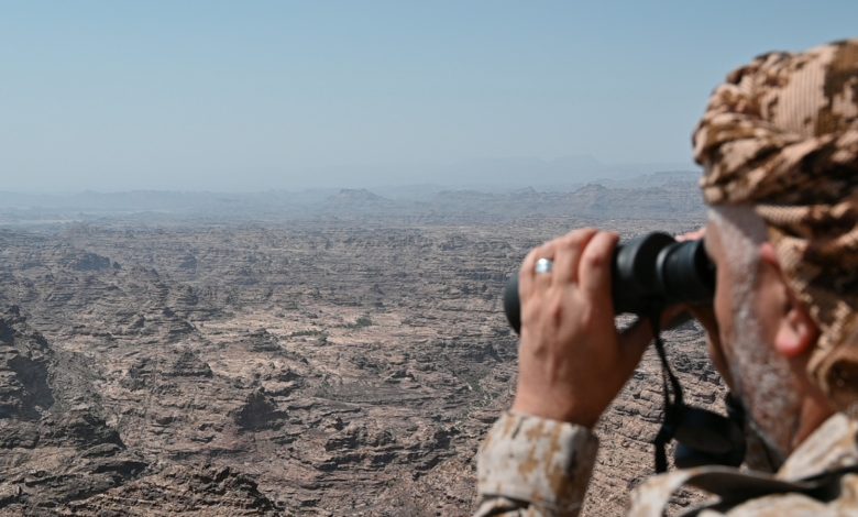 قائد محور الرزامات يؤكد جاهزية الجيش لإفشال مخططات الحوثيين في صعدة