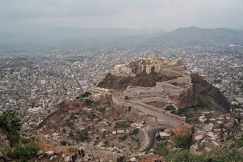 فاجعة في تعز.. قنبلة يدوية تدمي مقيل شعبي والأمن يضبط المنفذ