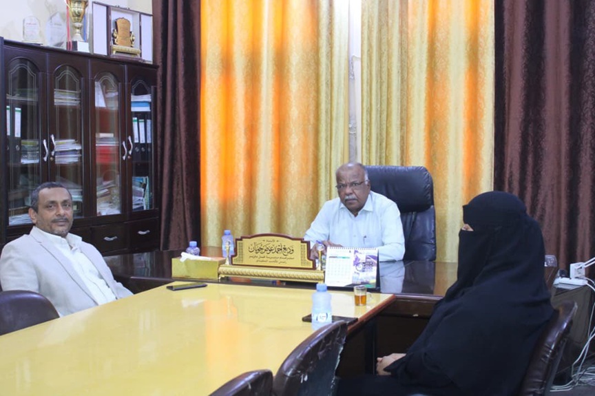 مجلس حضرموت الوطني والسلطة المحلية بغيل باوزير يبحثان تعزيز الشراكة والتنسيق المشترك