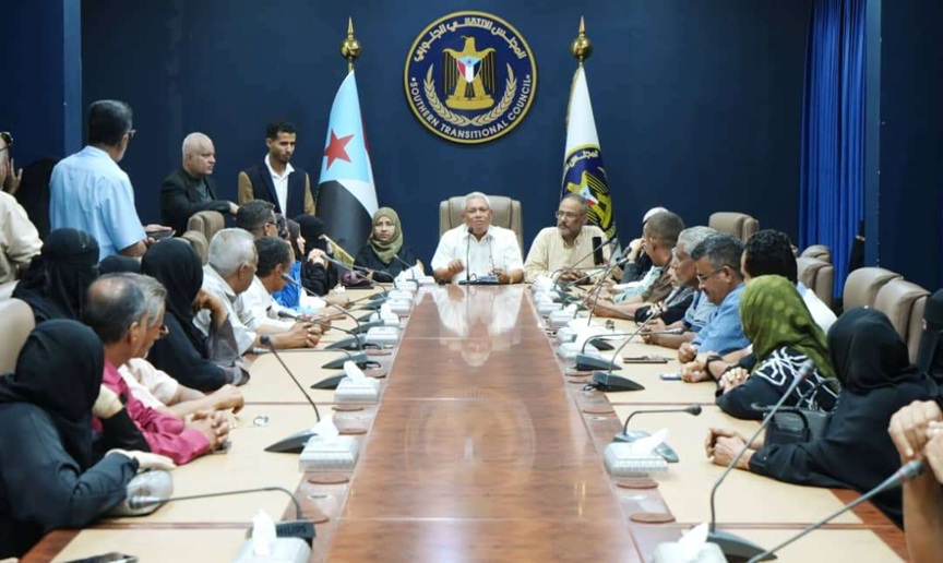 عناصر من الانتقالي المنحل تقتحم مقر الأمانة العامة وتعيد افتتاحه وتعقد اجتماعًا وتصدر بيانًا تصعيديًا