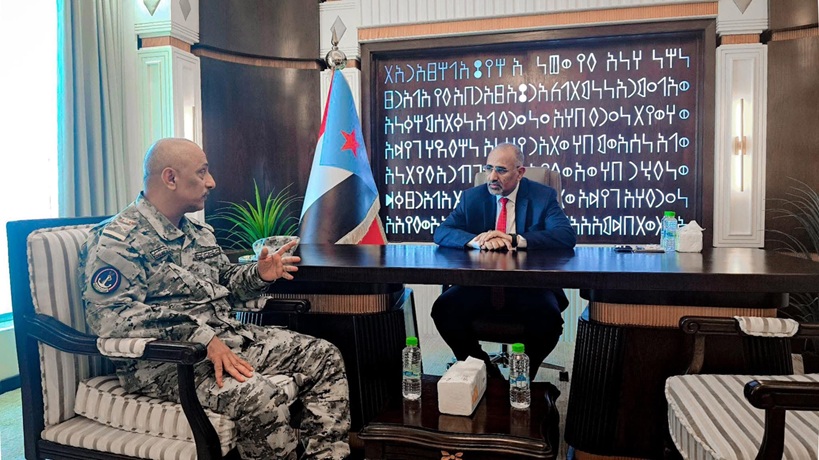 الزُبيدي يؤكد أهمية قوات خفر السواحل في حماية الممرات البحرية اليمنية