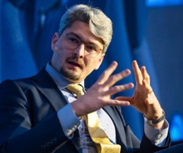 محلل بريطاني: تحركات الانتقالي “صفعة كبرى للسعودية” والإمارات استغلت الفراغ لفرض واقع جديد في اليمن