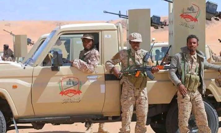 ألوية من قوات «درع الوطن» تنسحب من لحج لاعادة انتشارها في العبر بمحافظة حضرموت 