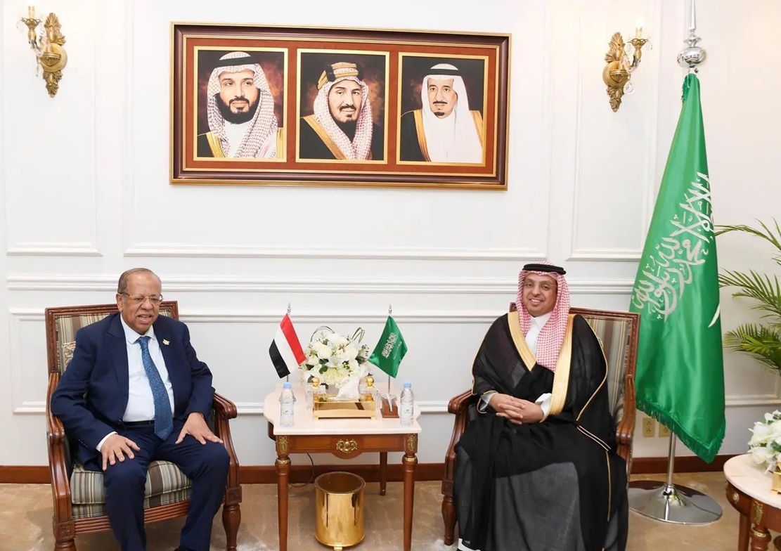 مسؤول سعودي يستقبل القنصل العام للجمهورية اليمنية