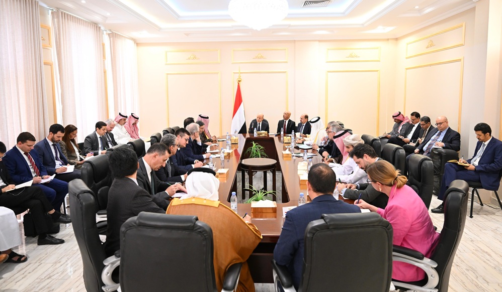 الارياني يكشف تفاصيل هامة بشأن لقاءات العليمي الأخيرة بعد تصعيد الانتقالي في شرق اليمن