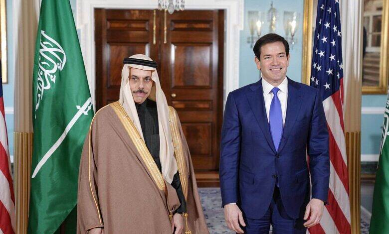 واشنطن تستوضح موقف الرياض: اليمن في صلب نقاشات زيارة فيصل بن فرحان