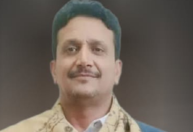 إب.. مواطنون يحتفلون بخروج شيخ من سجون الحوثي بعد نصف عام من الاختطاف