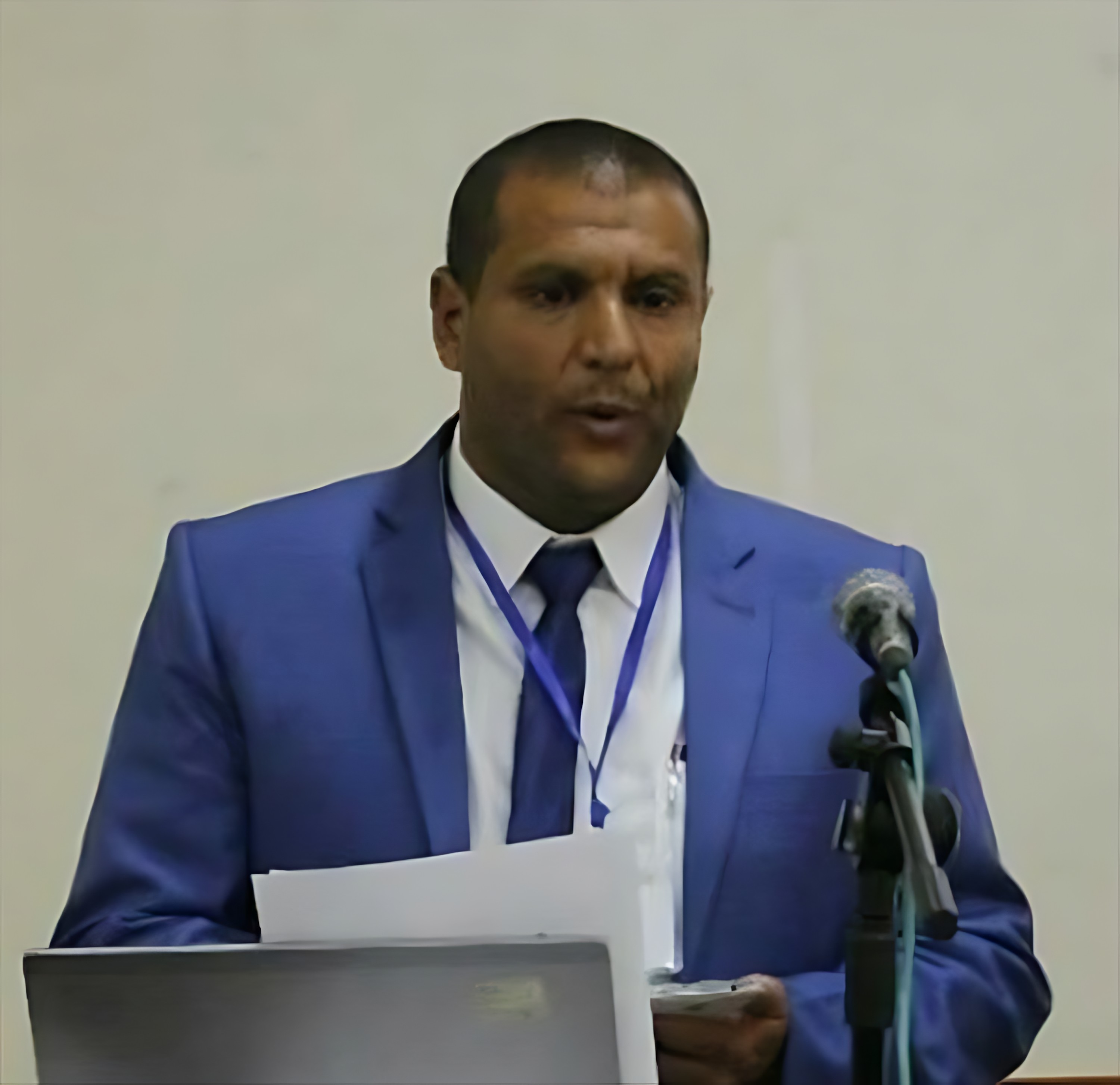 خبير اقتصادي يدق جرس الانذار ويحذر من أمر خطير سيؤدي إلى “ذبول وتعفن” الاقتصاد اليمني