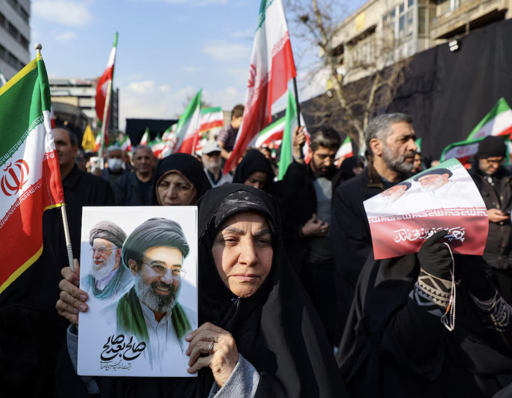 اختيار مجتبى خامنئي زعيماً لإيران يبدد آمال إنهاء الحرب في الشرق الأوسط