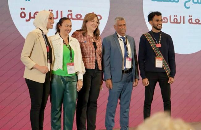 طالب من جامعة عدن يفوز بجائزة مسابقة أريج للأفلام الطلابية في الأردن ويعكس تميز الإعلام اليمني