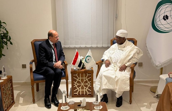 وزير الخارجية يلتقي الأمين العام لمنظمة التعاون الإسلامي ويبحثان مستجدات الأوضاع في اليمن