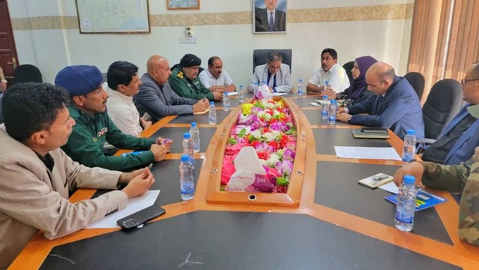 لجنة حقوقية يمنية تتفقد سجون شبوة وتدعو لتفعيل أدوات المحاسبة