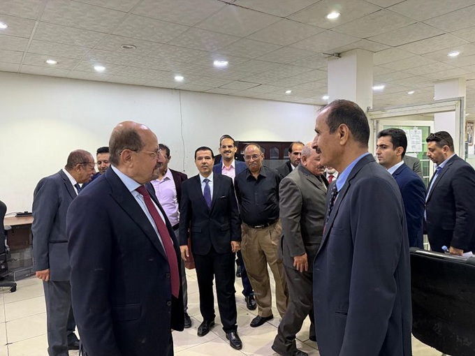 الزنداني يطلع على سير العمل في القنصلية اليمنية بجدة