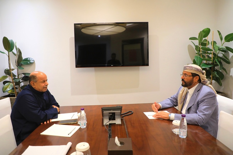 الخنبشي والعرادة يؤكدان أهمية التنسيق المتكامل لمواجهة كافة القضايا الوطنية في المحافظات المحررة 