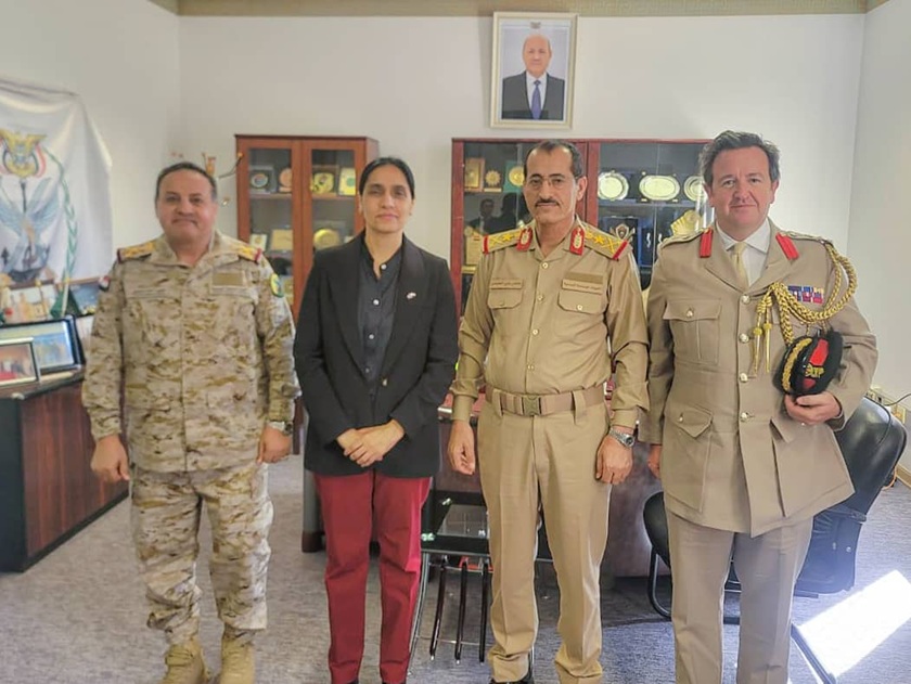 وزير الدفاع يبحث مع سفيرة بريطانيا تطورات الأوضاع ودعم أمن واستقرار اليمن