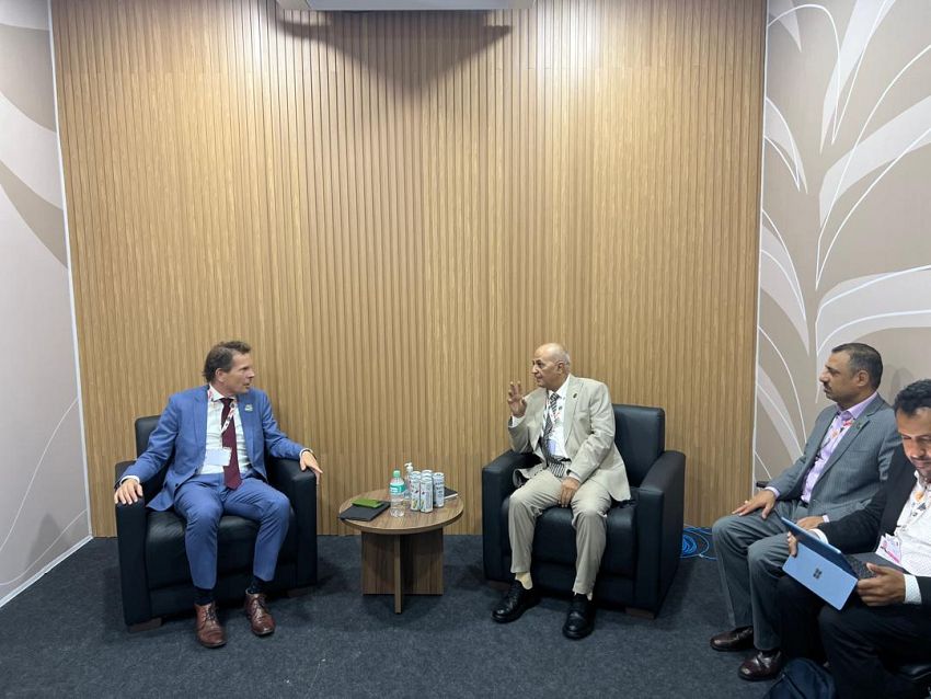 اليمن وهولندا يبحثان مشاريع مشتركة في مجال تحلية المياه وتمويل المناخ
